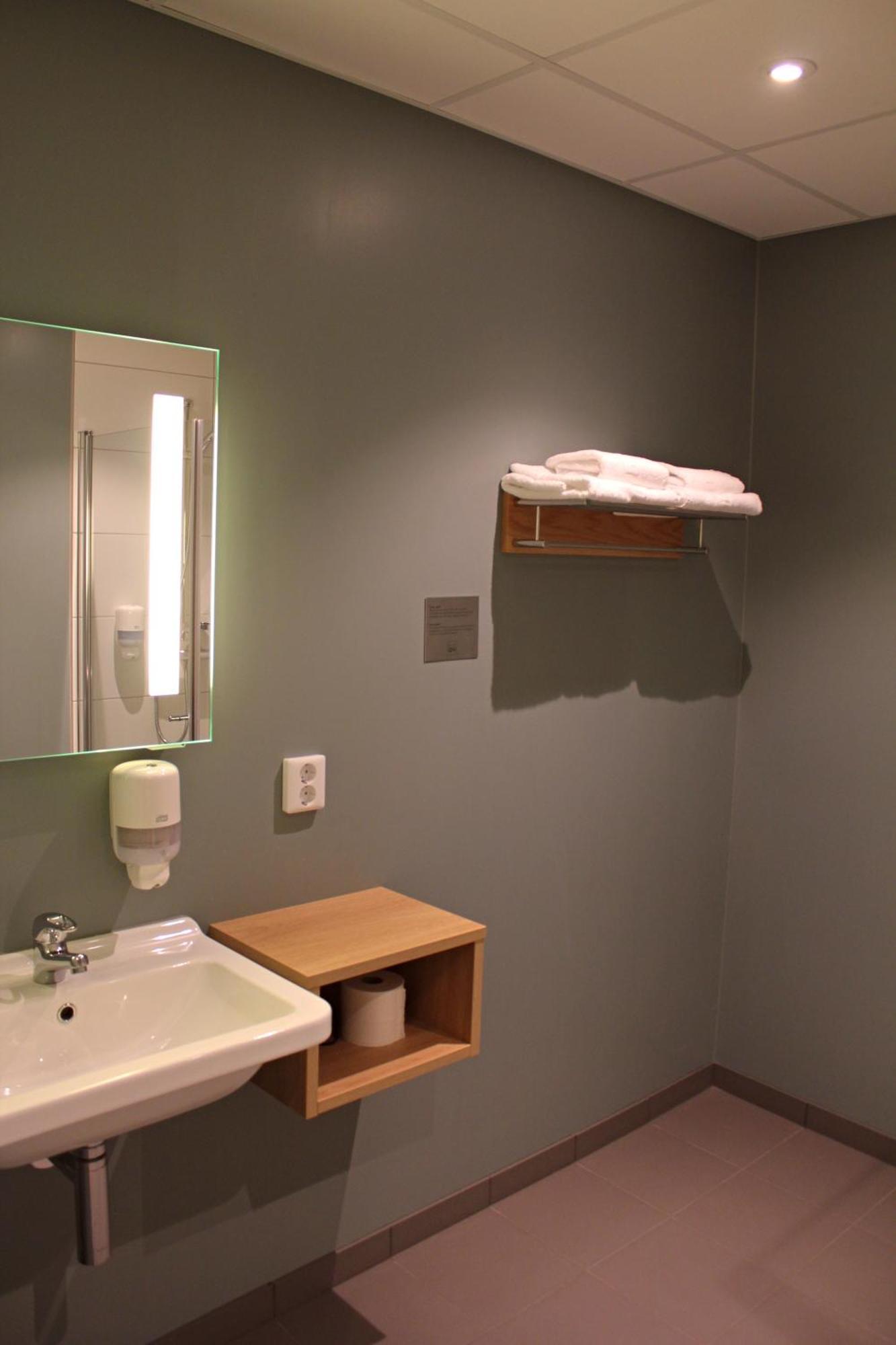 Q42 Hotel 3*
